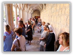 042
